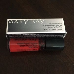 Mary Kay Nourishine Plus Lip Gloss (Rock ‘n’ Red)
